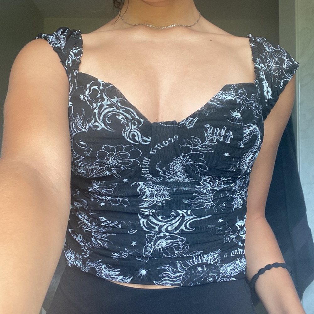 NWOT hot underwire top🤍